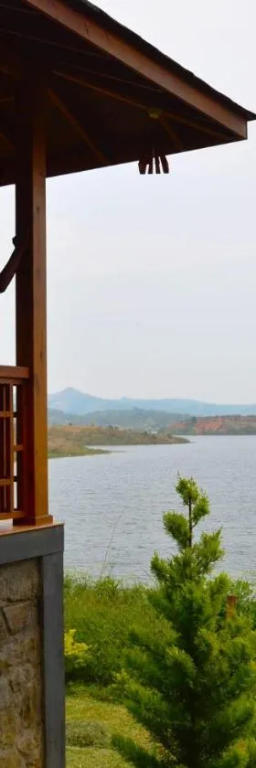 LakeRose Wayanad Resort，位于安巴拉瓦亚尔的酒店