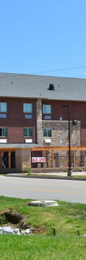 红河套房酒店，位于萨克维尔的酒店