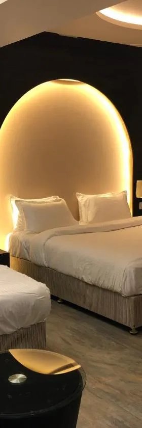 Hotel Sharanam，位于Shegaon的酒店