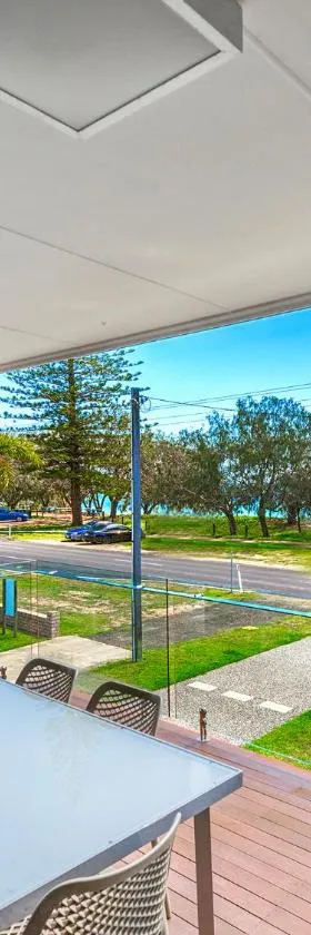 NRMA Woodgate Beach Holiday Park，位于伍德盖特的酒店