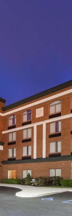 Wingate by Wyndham Sylvania-Toledo，位于Sylvania的酒店
