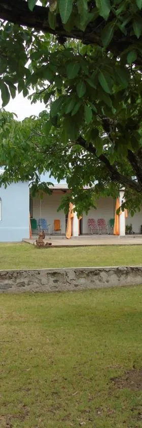 al otro lado del río，位于圣弗朗西斯科德尔蒙特蒙奥罗的酒店