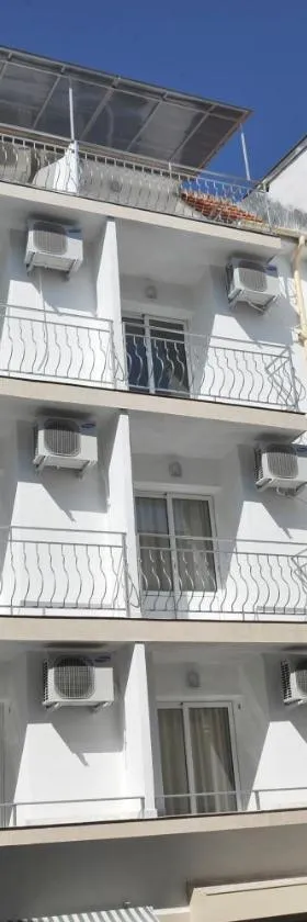 Family Hotel Blazhi，位于桑丹斯基的酒店