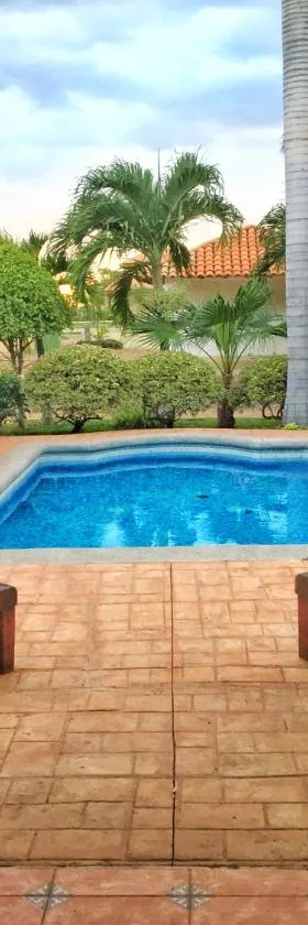 Casa Carolina Gran Pacífica Resort，位于圣地亚哥的酒店