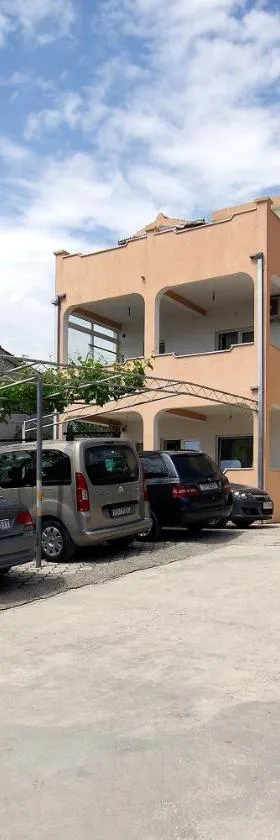 Apartment Ivan，位于Kastel Sucurac的酒店
