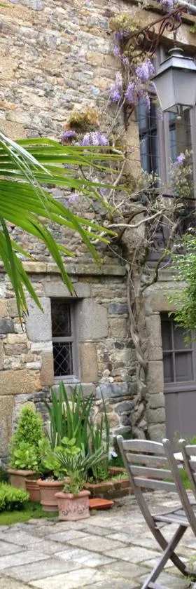 Hôtel Tanquerey de La Rochaisière，位于库唐斯的酒店