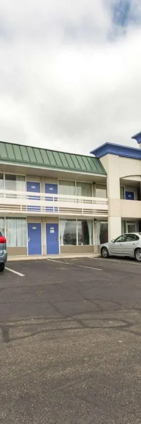 特瑞奥6号汽车旅馆，位于Troy的酒店