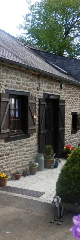 La petite Cretouffiere - Naturiste Accommodation - Adult Only，位于Colombiers-du-Plessis的酒店