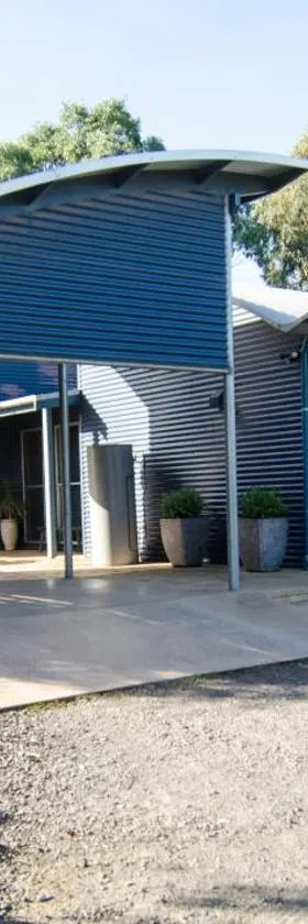 Corrugated Cottage，位于邓凯尔德的酒店