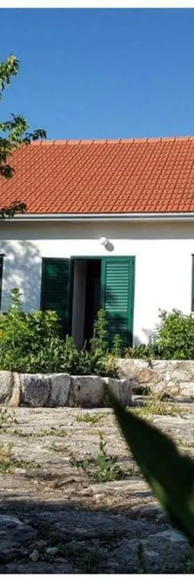 Holiday home "Kike & Mara"，位于德尔尼什的酒店