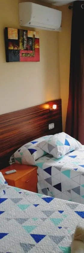 Hostal Escarla，位于Aren的酒店