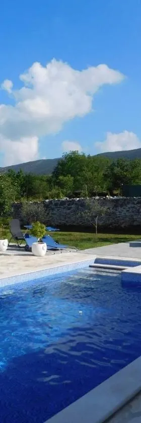 Vacation house Radosic，位于Radošić的酒店