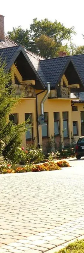 Zajazd Pod Lipą，位于Humniska的酒店