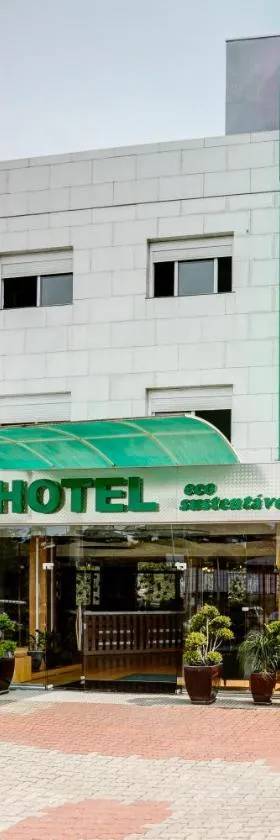 Adoro Hotel，位于法罗皮利亚的酒店