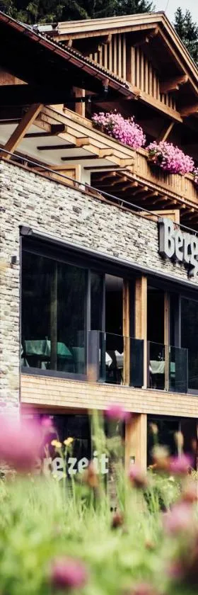 Biohotel Bergzeit，位于措布伦的酒店
