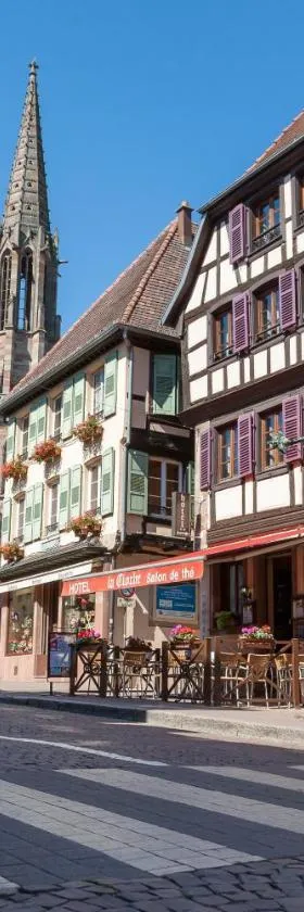 Logis Hôtel De La Cloche，位于奥贝奈的酒店