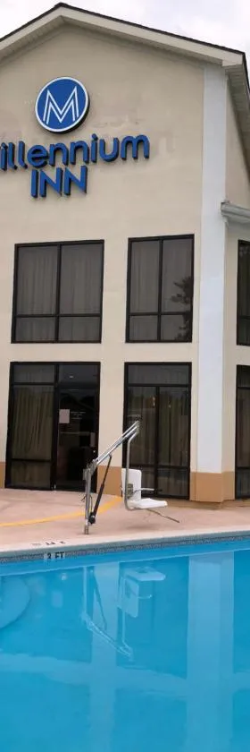 Millennium Inn，位于Ellisville的酒店
