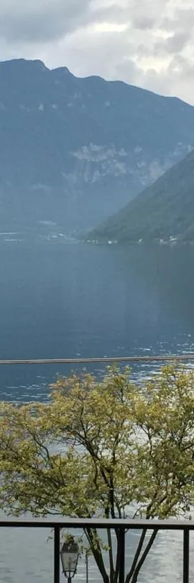 Le Suites al Lago，位于梅利德的酒店