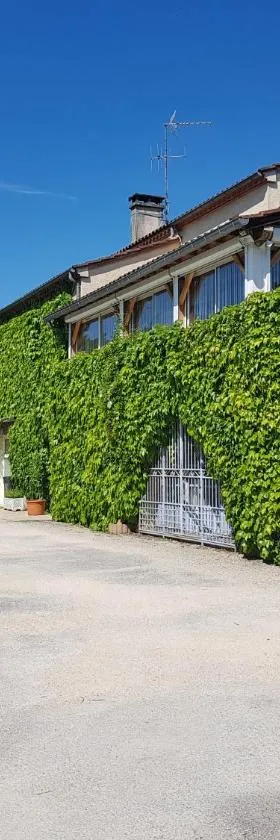 Gîte Mercues，位于梅屈埃斯的酒店