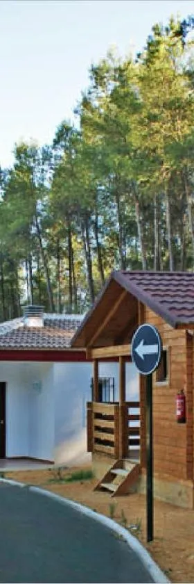 CENTRO DE OCIO ALÚA Bungalows Camping Rafting Benamejí，位于Benamejí的酒店