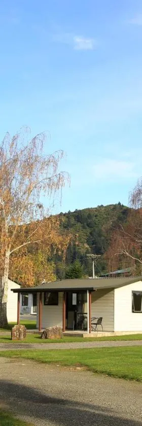 帕克兰滨海假日公园酒店，位于皮克顿的酒店