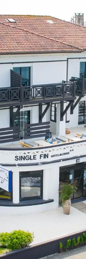 Single Fin Hotel & Lodge，位于米尼赞海滩的酒店