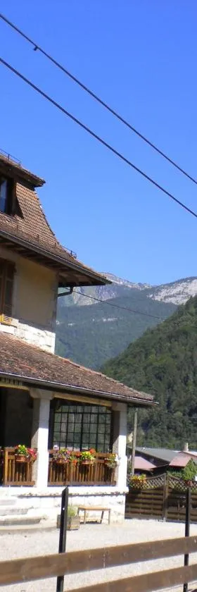 梅泽杰小屋酒店，位于托讷的酒店