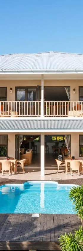 Surf Tropical Villa Seascape，位于塞尔夫岛的酒店