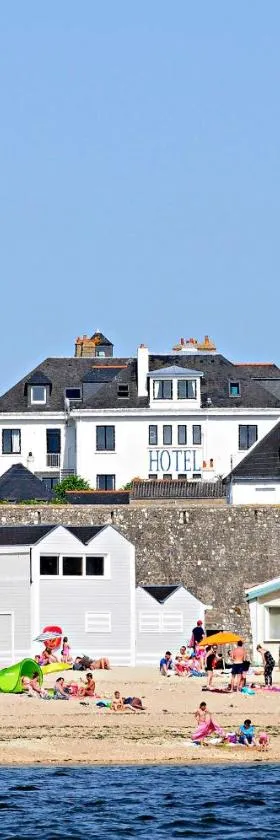 Hôtel Spa De La Citadelle Lorient，位于路易港的酒店