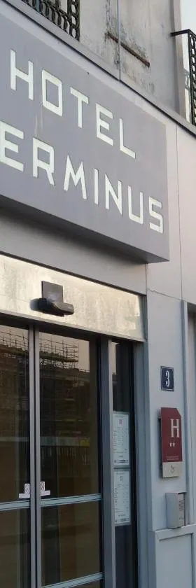 总站酒店，位于南特的酒店