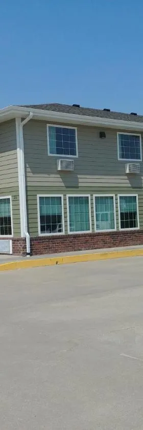 Boarders Inn & Suites by Cobblestone Hotels - Broken Bow，位于Broken Bow的酒店