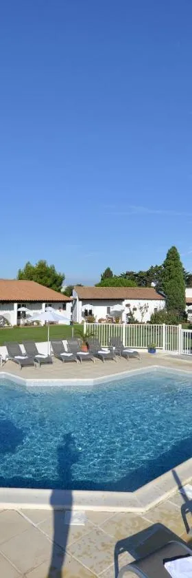 Mas de la Grenouillère Hôtel et Centre équestre en pleine nature，位于圣马迪拉莫的酒店