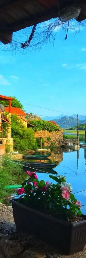 Studio Apartment Cudo Nevidjeno，位于Karuč的酒店