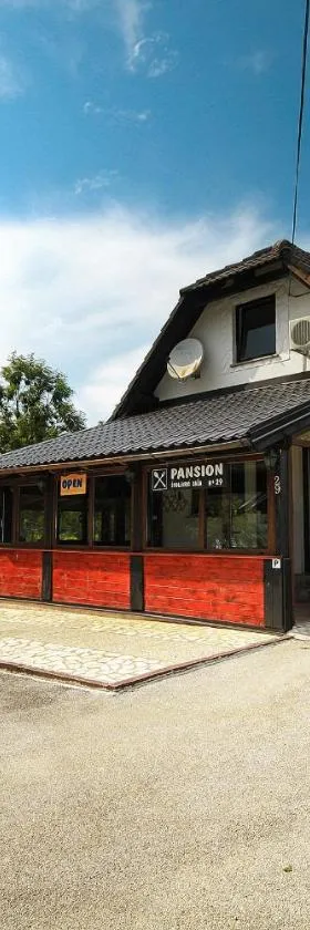 斯普尔杰利莎莎旅馆，位于拉斯托瓦卡的酒店