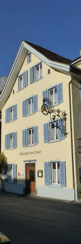 Hotel Lowen，位于瓦伦施塔特的酒店