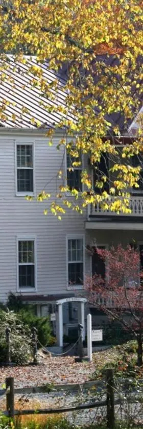 Hopkins Ordinary Bed, Breakfast and Ale Works，位于Sperryville的酒店