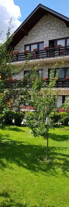 Apartment Paradise Enver，位于Dubrave Gornje的酒店