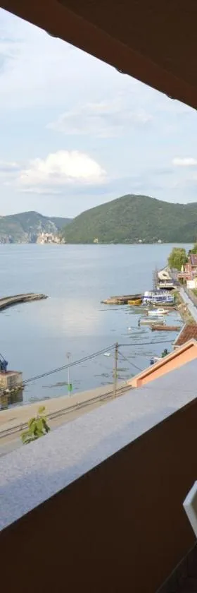Apartmani "MARIJA" Golubac，位于哥鲁拜克的酒店