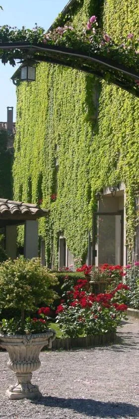 Logis Hôtel Restaurant Les Norias，位于Cazilhac的酒店