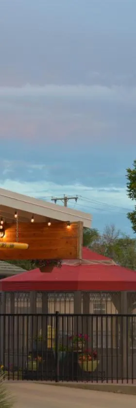 Lariat Motel，位于Hardin的酒店