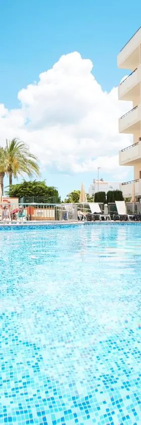 Invisa Hotel La Cala，位于圣埃乌拉利亚的酒店