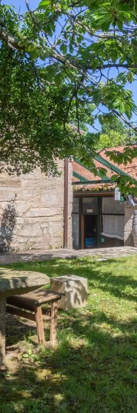 Asador de Roxos Casa Albardonedo，位于圣地亚哥－德孔波斯特拉的酒店