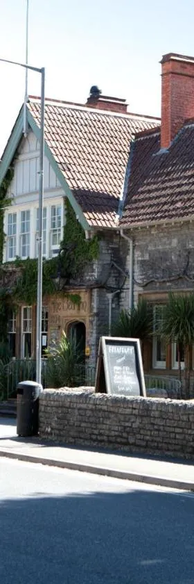 Bear Inn, Somerset by Marston's Inns，位于斯特利特的酒店
