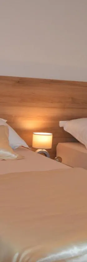 Blue Lake Luxury Rooms，位于Grabovica的酒店