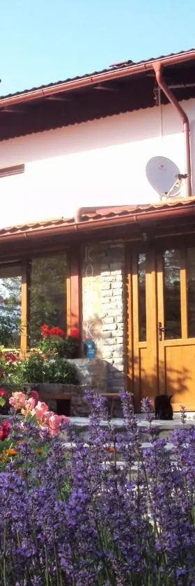 PLITVICE LAKES KONAK Daic，位于耶泽尔采的酒店
