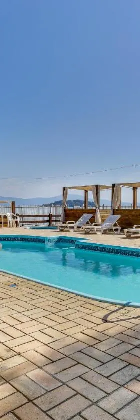 Canasvieiras Hotel，位于弗洛里亚诺波利斯的酒店