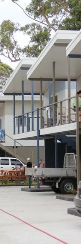 Peace Resorts - Jervis Bay Holiday Cabins in Sussex Inlet，位于苏塞克斯入口的酒店