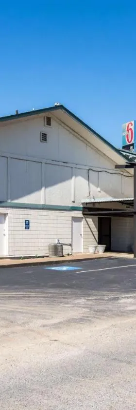 Motel 6-Arkadelphia, AR，位于阿卡德尔菲亚的酒店