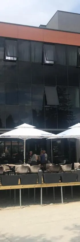 Motel Grand，位于大克拉杜沙的酒店