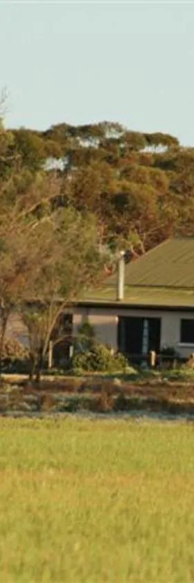 Sandalmere Cottage，位于Cadell的酒店